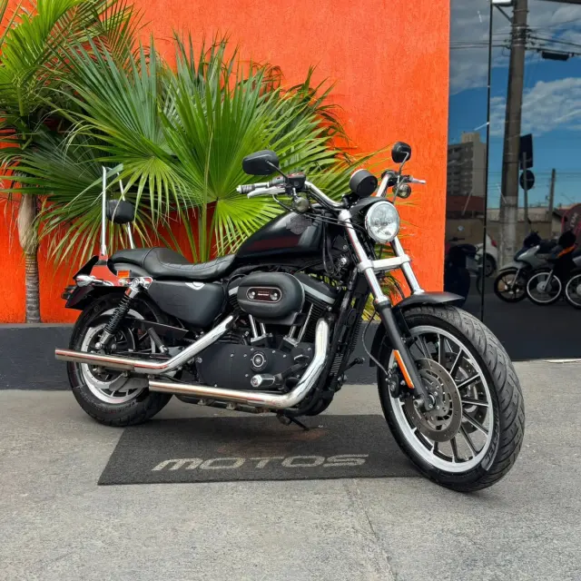 Harley-Davidson XL 883 R